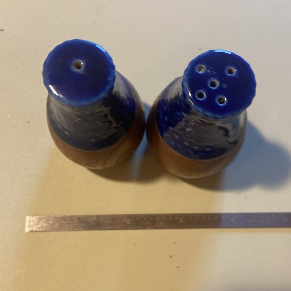 Danish Modern rosewood or teak and ceramic salt & pepper shakers - Picture 2 of 4